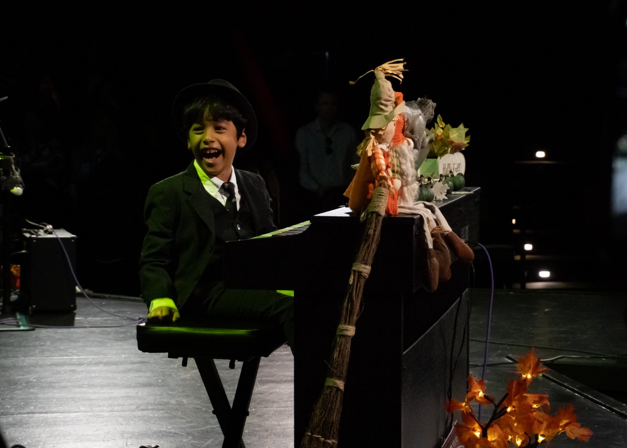 Girl guitarist and vocalist duo